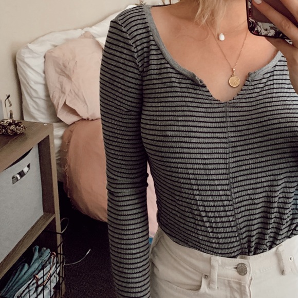 American Eagle Top - Picture 5 of 6